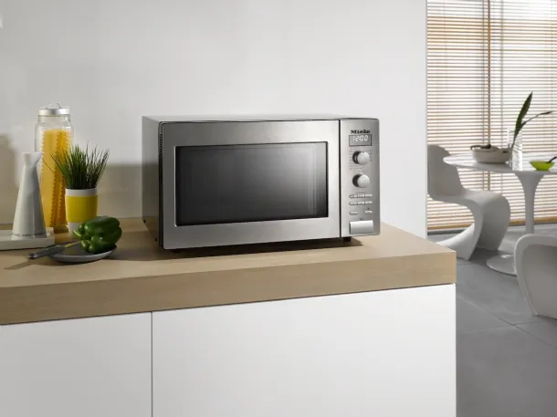 M 6012 SC Microwave Oven with Grill and Automatic Programs by Miele