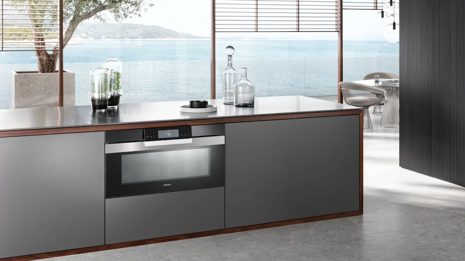 Miele 90cm wide oven H 7890 BP with temperature probe