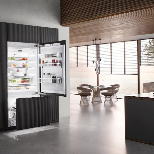 Miele Large Capacity Master Cool Fridge Freezer KF 2902 Vi