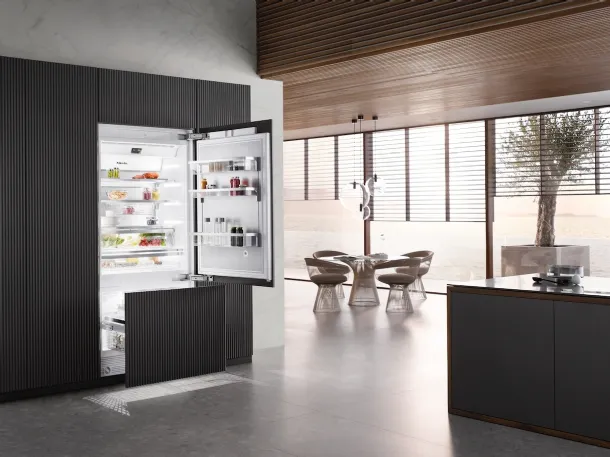 Miele Large Capacity Master Cool Fridge Freezer KF 2902 Vi