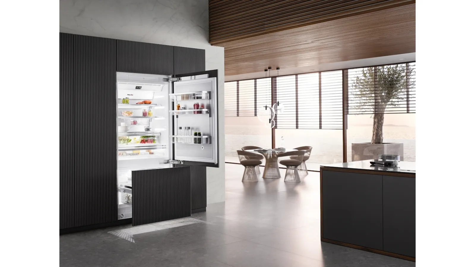 Miele Large Capacity Master Cool Fridge Freezer KF 2902 Vi