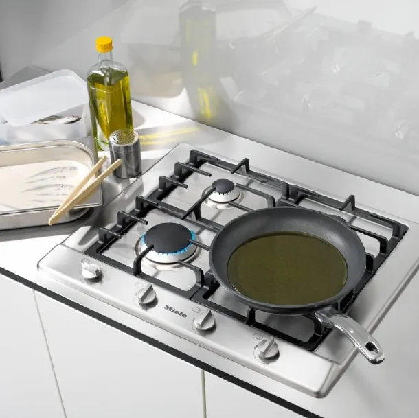 Gas Cooktop with 4 Burners KM 2010 by Miele