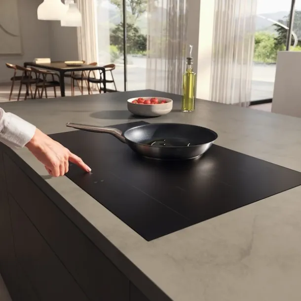 KM 7576 FL MattFinish Cooktop by Miele