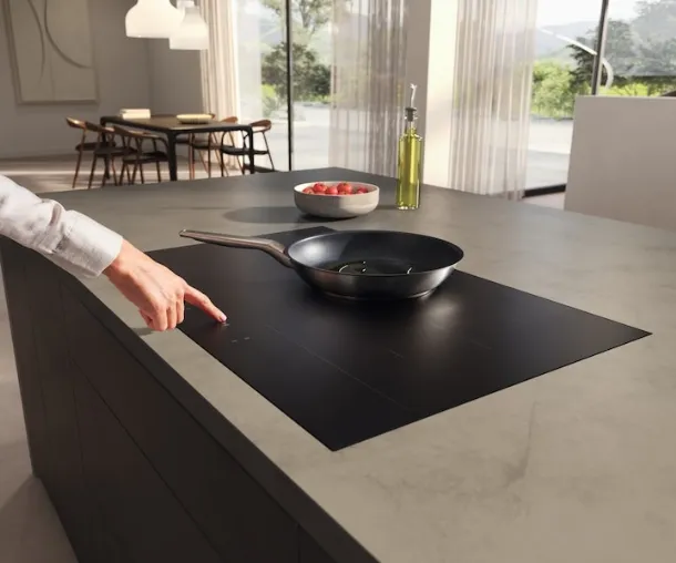 KM 7576 FL MattFinish Cooktop by Miele