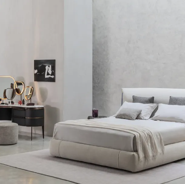 Bed with headboard Amal by Flou