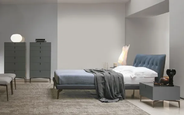 Leather bed with capitonné headboard Arca by Alivar