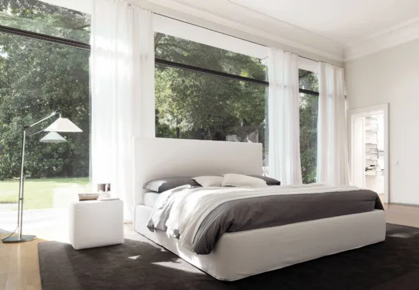Fabric bed with Blo 118 headboard by Desirèe