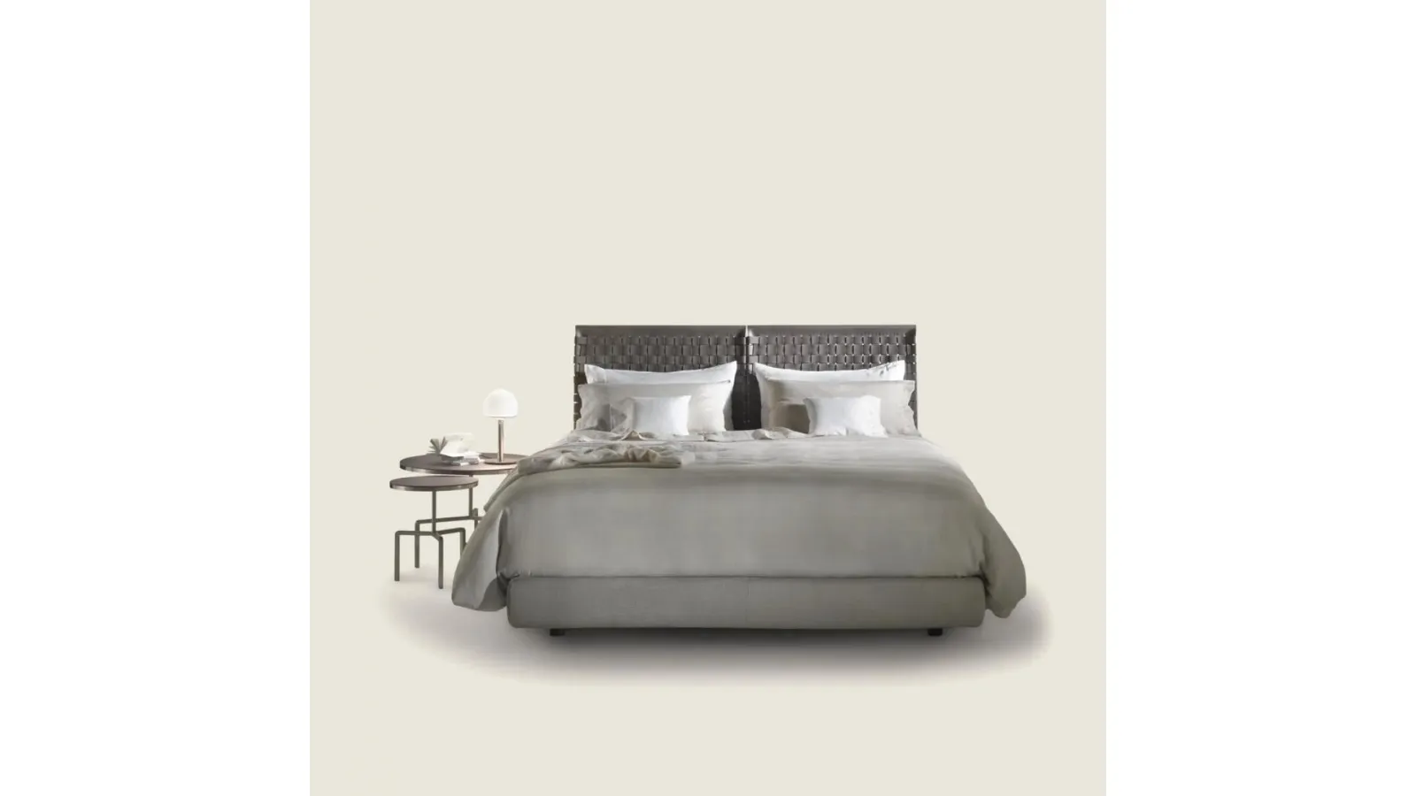 Bed with woven leather headboard Cestone by Flexform