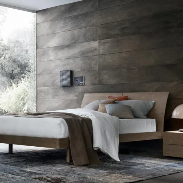 Wooden bed with Clipper headboard by Giellesse