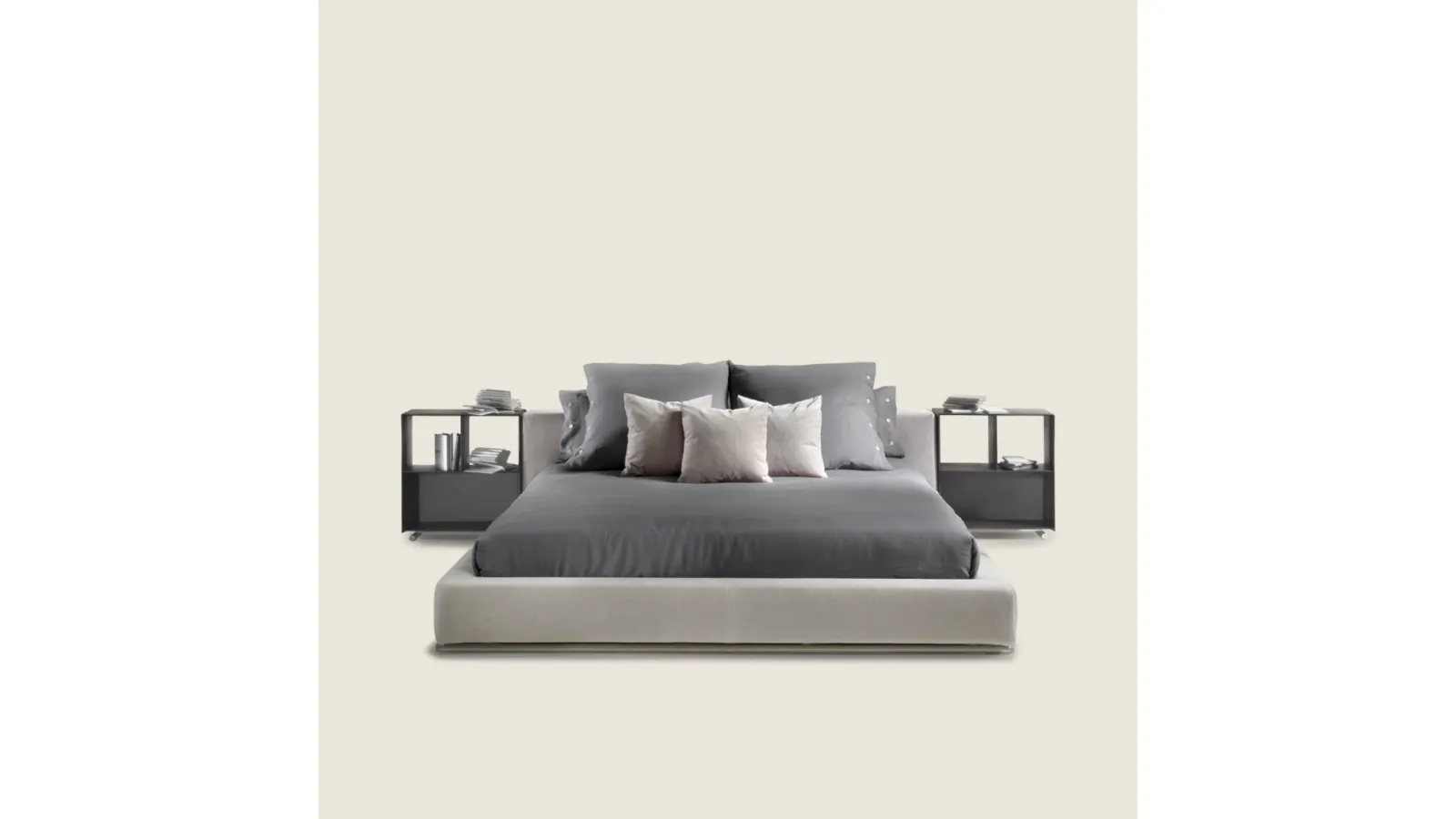 Elegant bed with essential design in Flexform's Groundpiece fabric