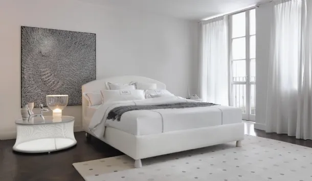 Magnolia fabric bed by Flou