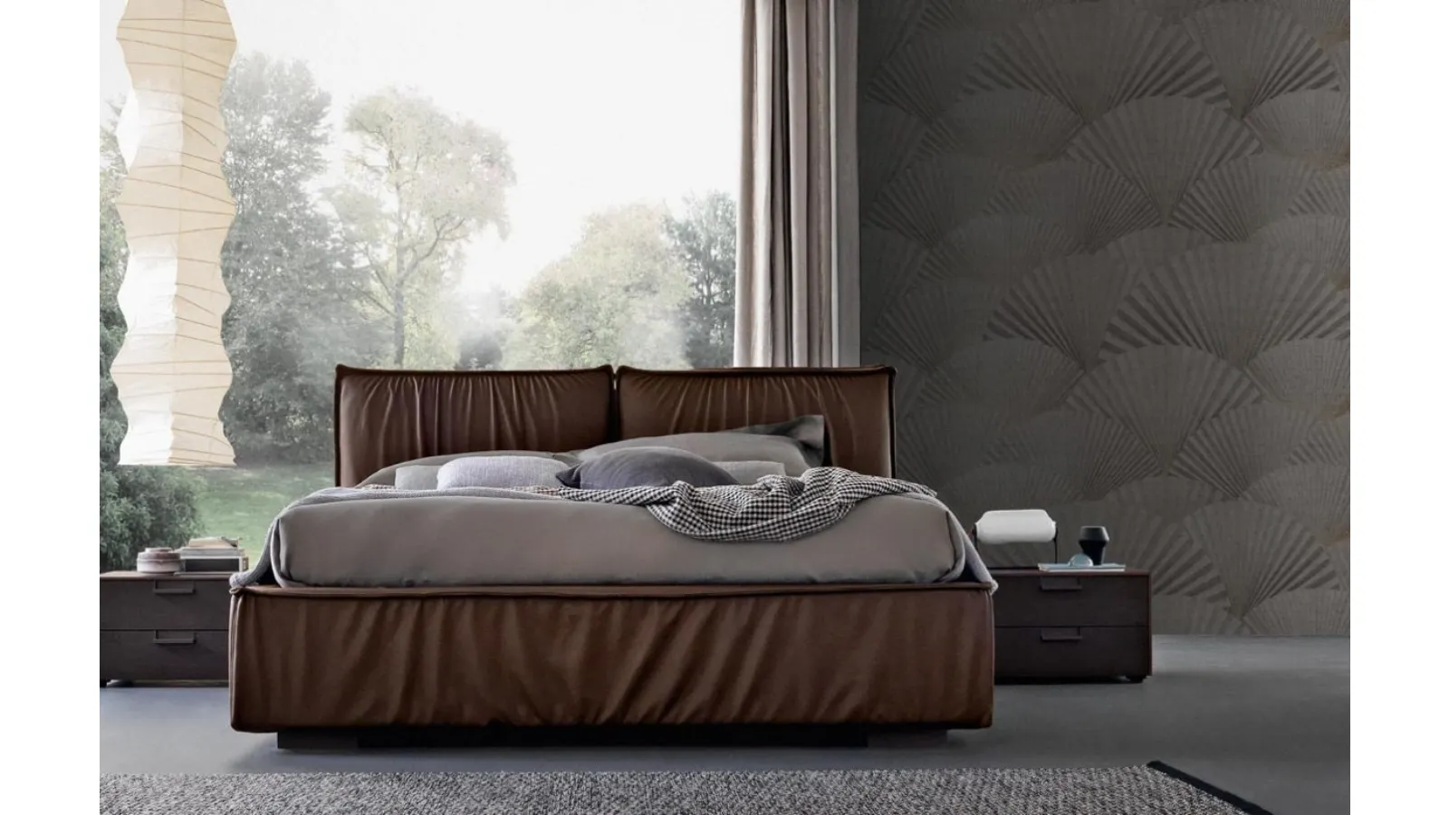Bed with Music headboard upholstered in soft Giellesse leather