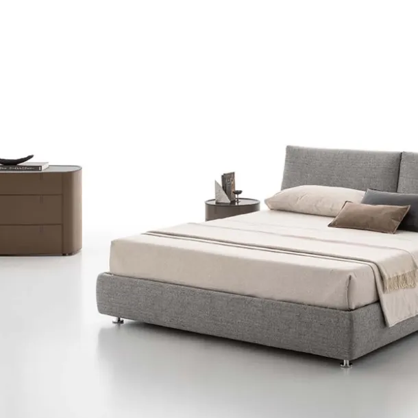 Fabric bed with padded headboard Parsifal by Alivar