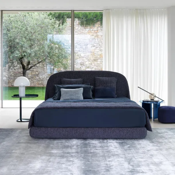 Bed in Taormina fabric by Flou