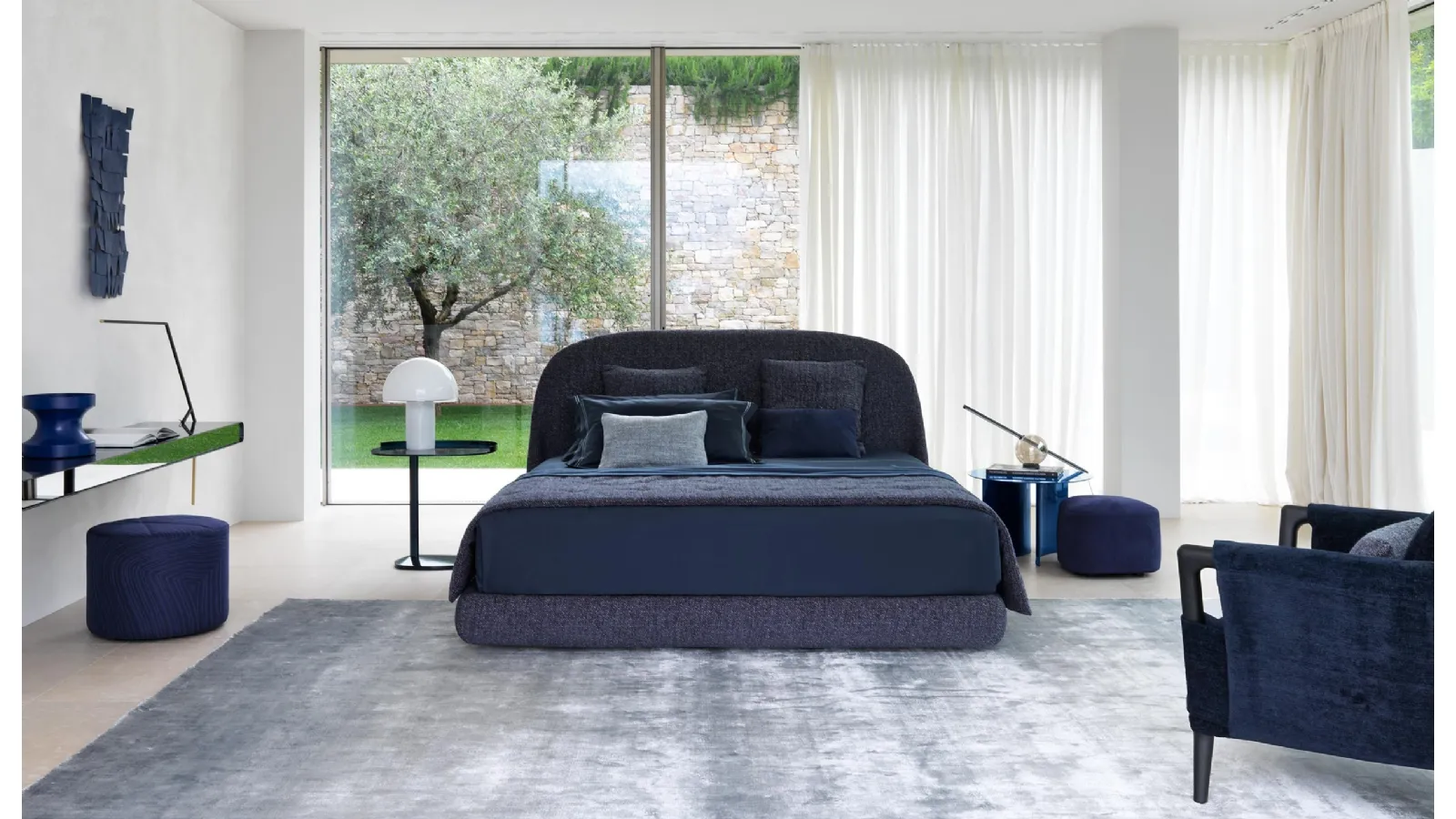 Bed in Taormina fabric by Flou