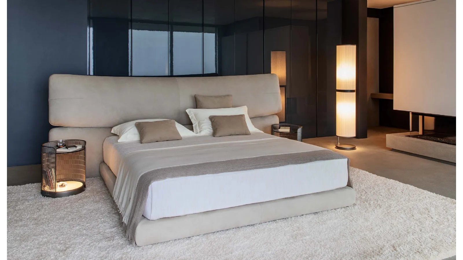 Double bed with Yuna headboard by Flou
