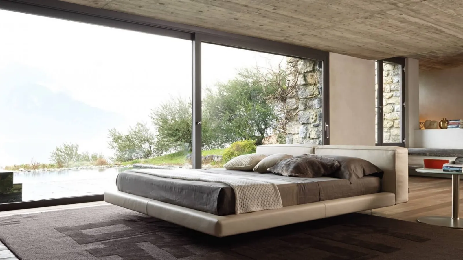 Leather bed with an essential design headboard Zenith by Desirèe