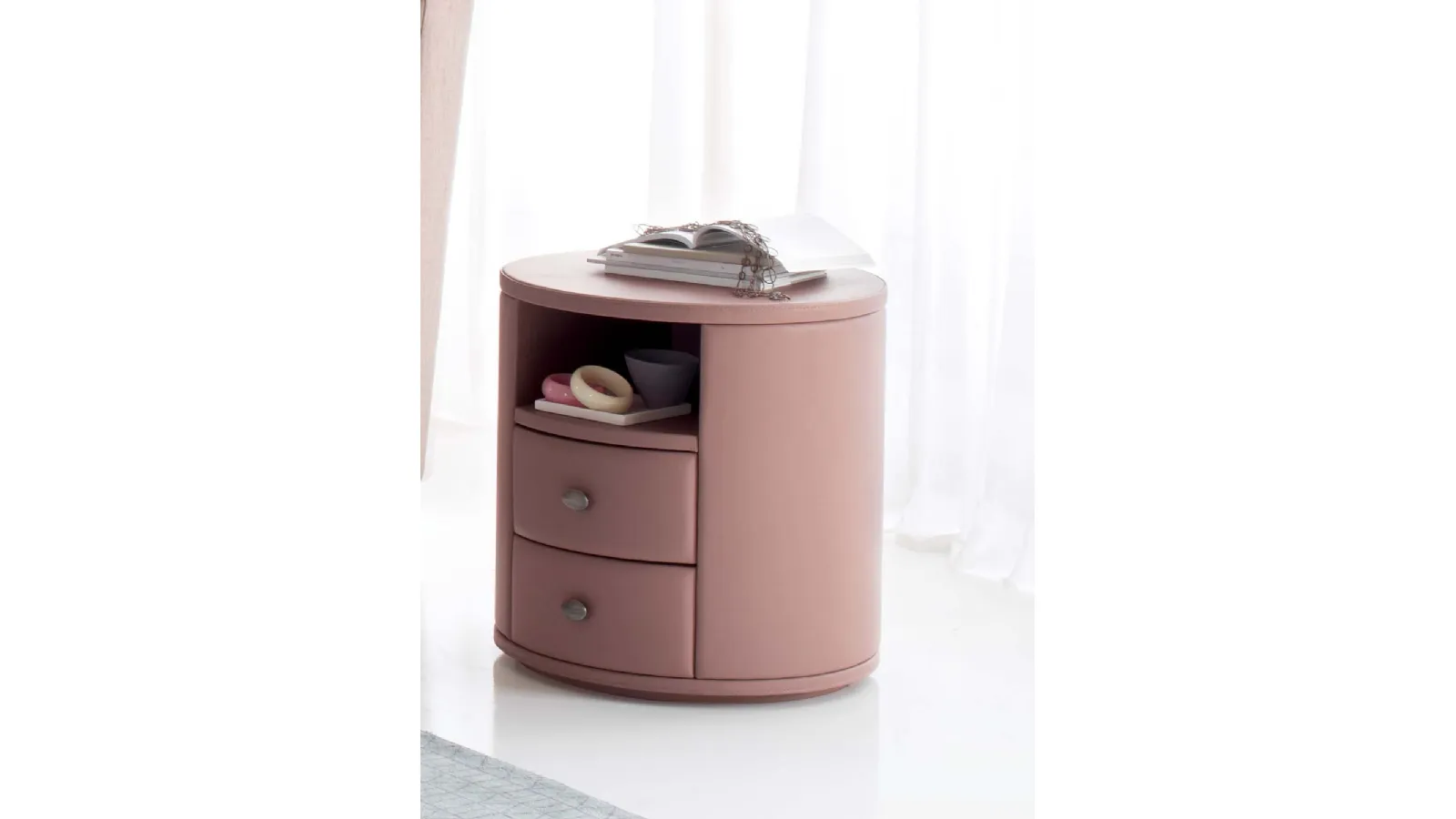 Nightstand fully upholstered in leather by Flou