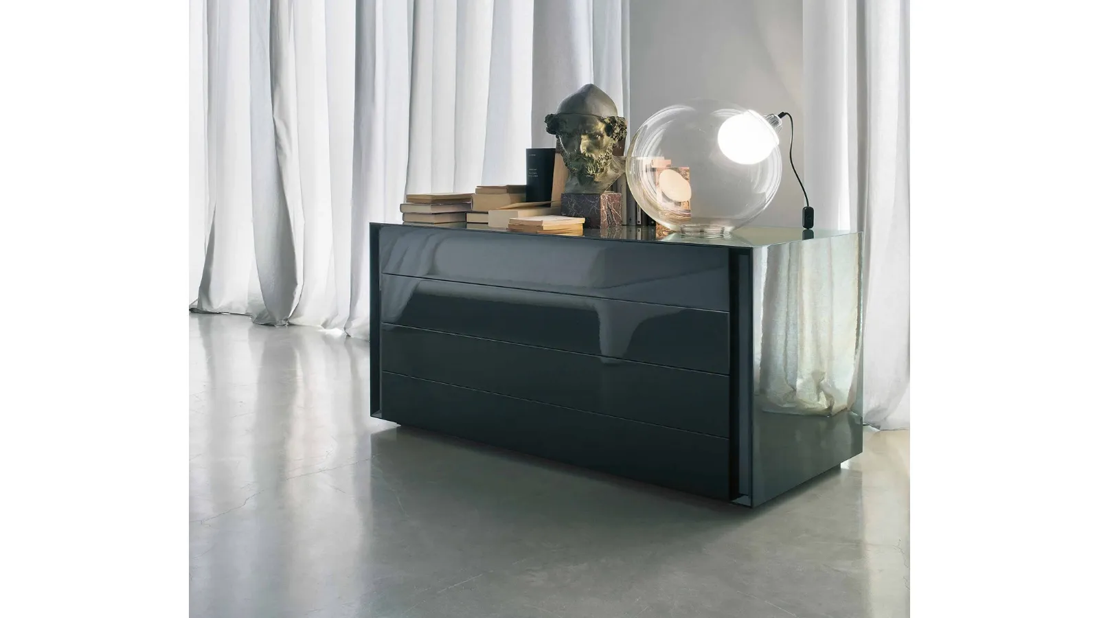 Lacquer high-gloss chest of drawers Luna by Lema