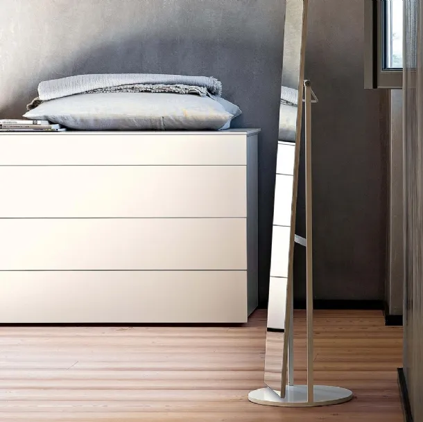 Chest of drawers in matte white lacquer Quarantacinque by Lema