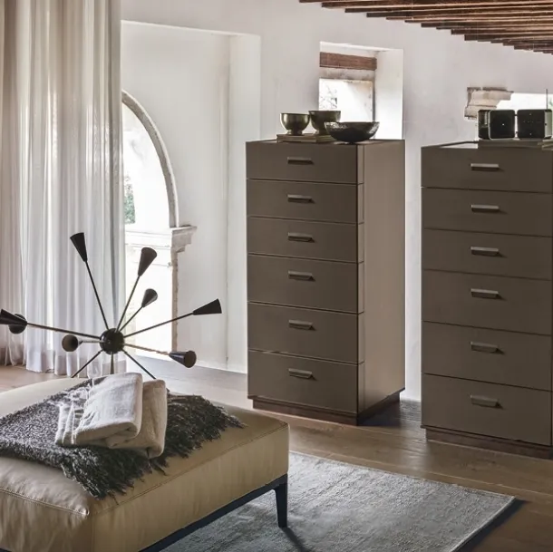 Skin chest of drawers in leather with Alivar marble top