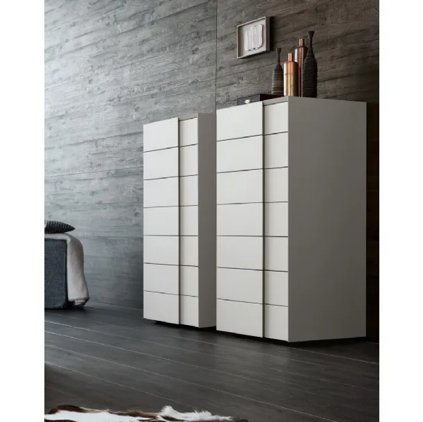 Weekly Twist in lacquered wood by Giellesse