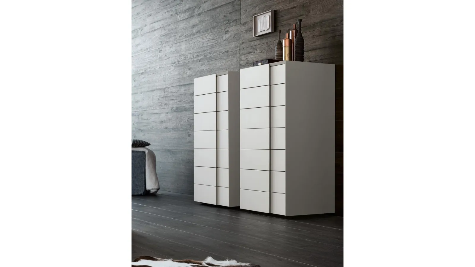 Weekly Twist in lacquered wood by Giellesse