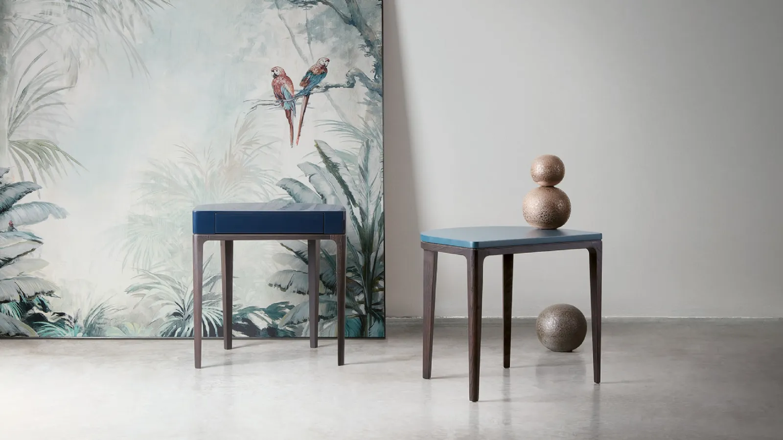Lacquered nightstand Vic by Lema
