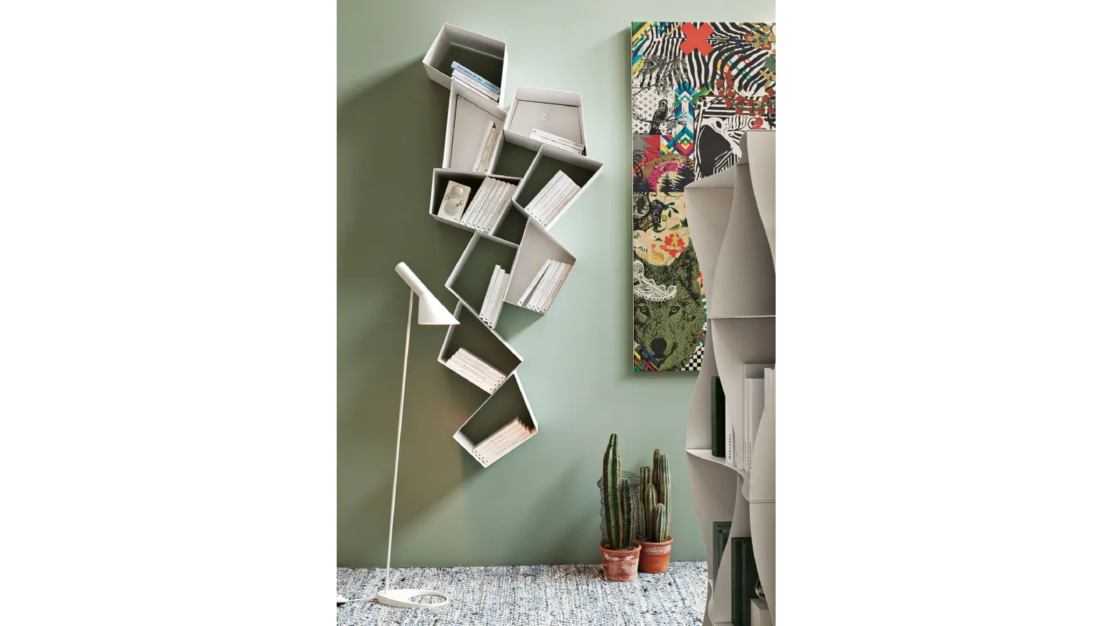 Sculptural metal bookshelf with white finish W Su Line by Ronda Design