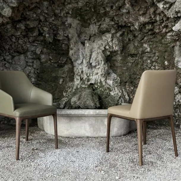 Amanda chair with wooden frame and leather seat by Alivar