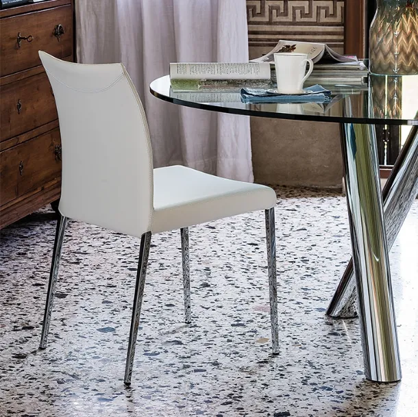 Anna chair in faux leather by Cattelan Italia