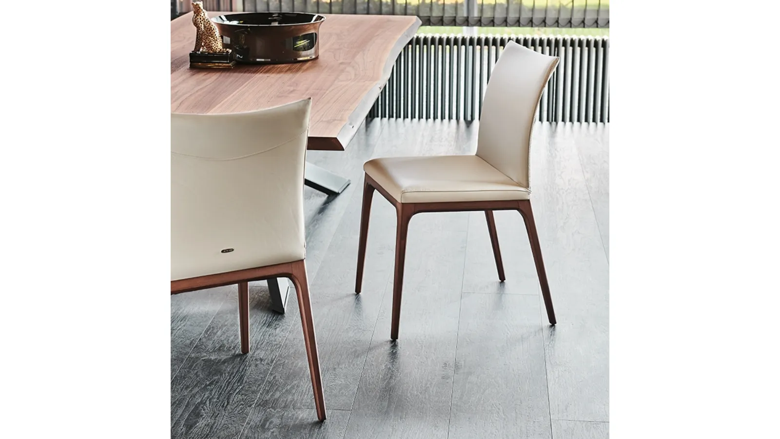 Arcadia low-back leather chair by Cattelan Italia