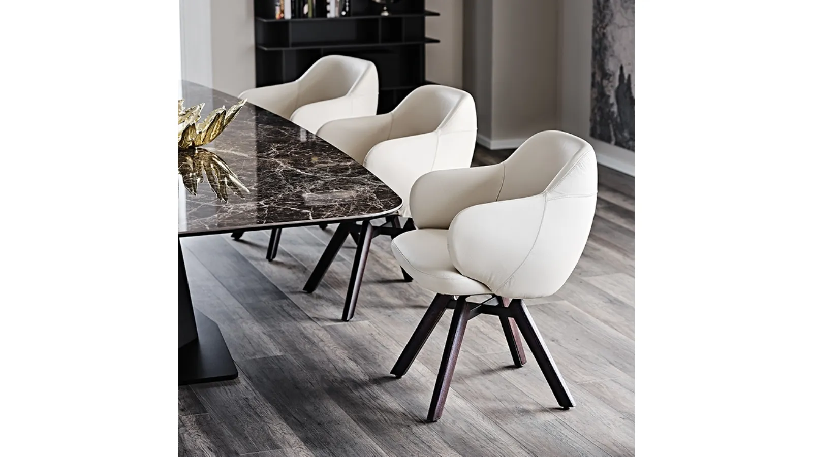 Bombè leather swivel chair by Cattelan Italia