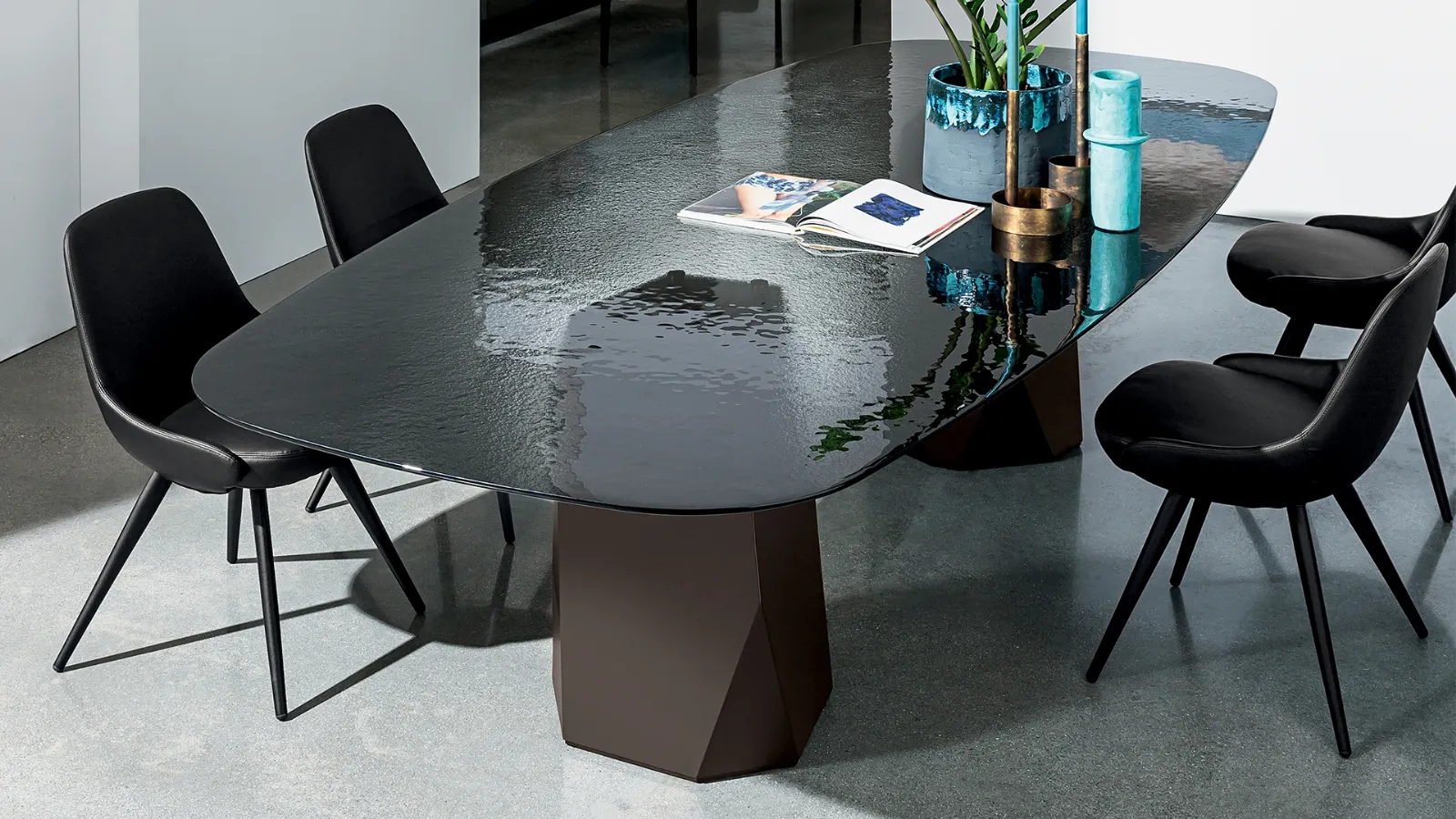 Cadira S Cone Shaped Chair in leather with metal base by Sovet