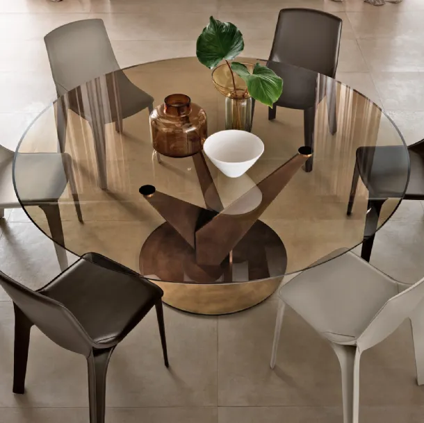 Callas chair upholstered in Fiam leather