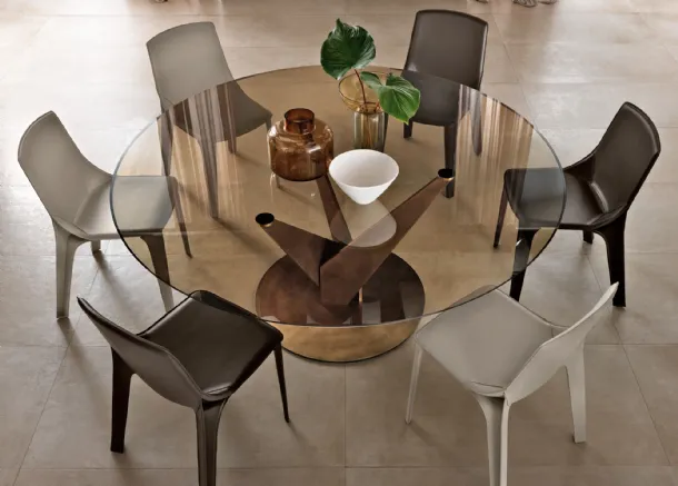 Callas chair upholstered in Fiam leather