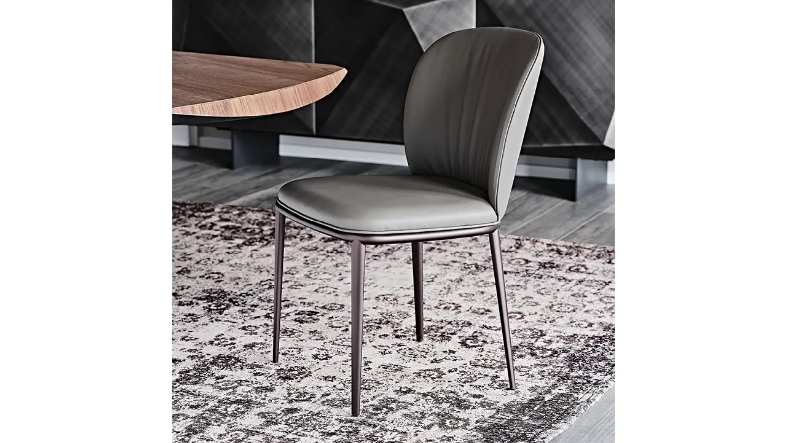 Chris ML chair with steel legs upholstered in leather by Cattelan Italia