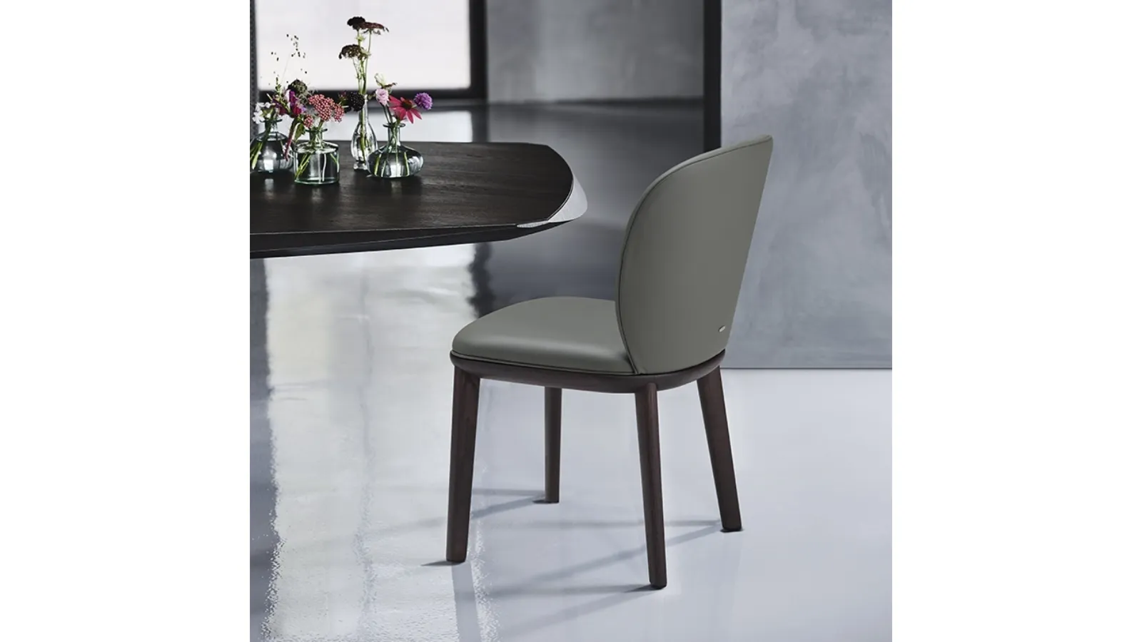 Chris wooden chair with leather upholstery by Cattelan Italia
