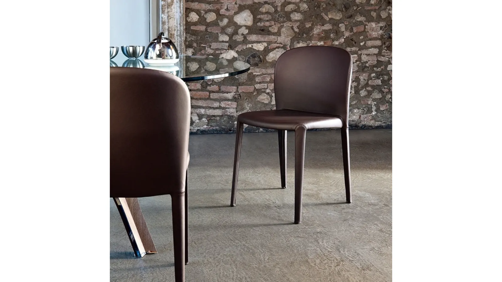 Daisy steel chair upholstered in leather by Cattelan Italia