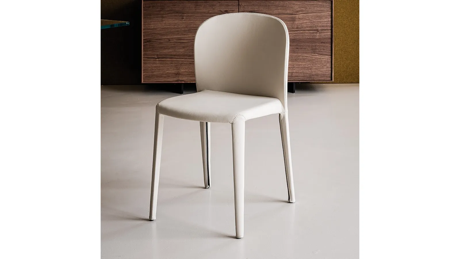 Daisy steel chair upholstered in leather by Cattelan Italia