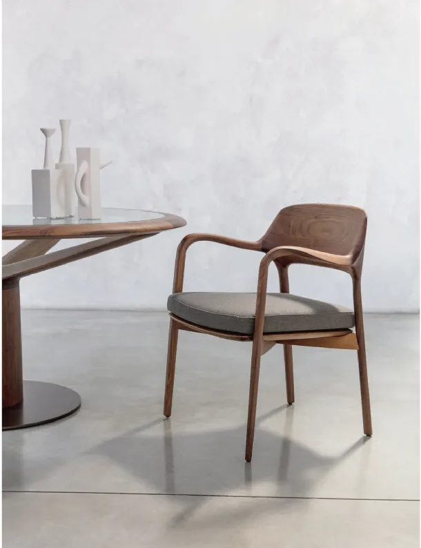 Chair with armrests and solid canaletta walnut structure with upholstered seat in Ella fabric by Porada