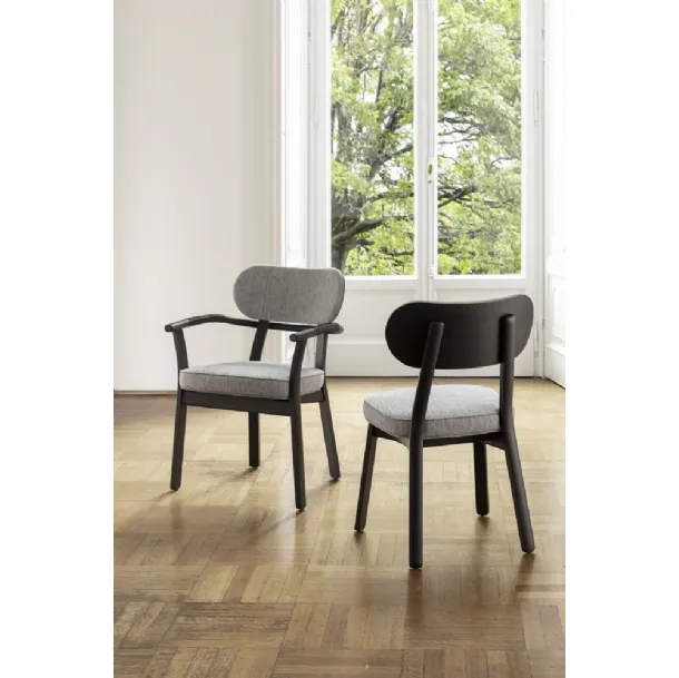 Chair with or without armrests Evelin with solid ash wood frame and Porada fabric upholstery