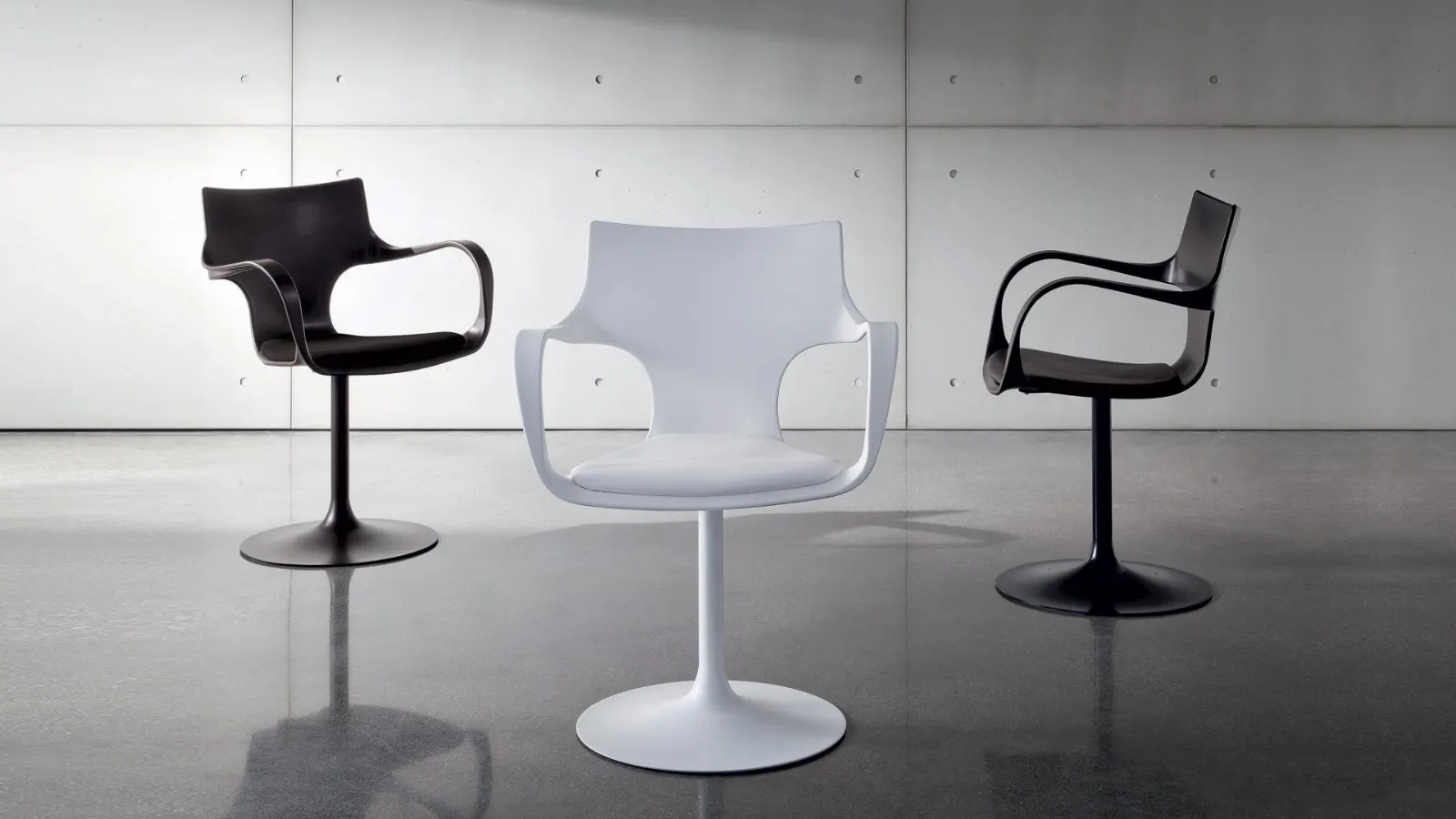 Flûte Swivel Chair with Polypropylene Shell and Metal Base by Sovet