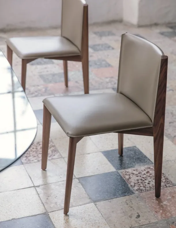 Armless leather chair with solid wood structure Ionis by Porada