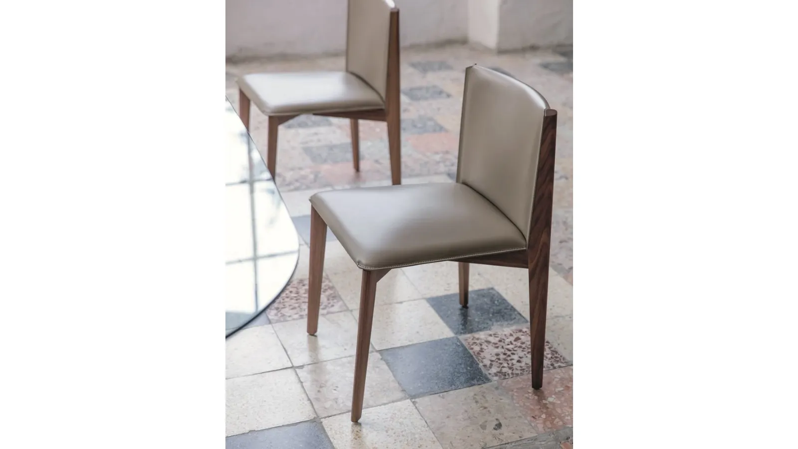 Armless leather chair with solid wood structure Ionis by Porada