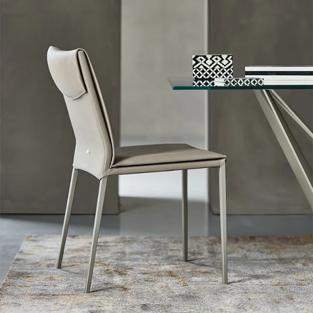 Isabel ML leather chair with lightweight metal frame by Cattelan Italia