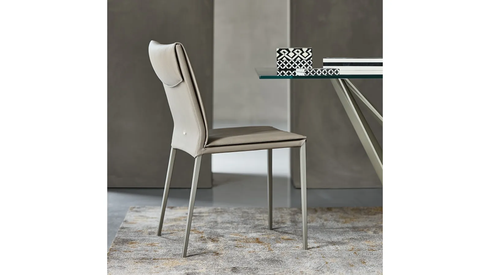 Isabel ML leather chair with lightweight metal frame by Cattelan Italia