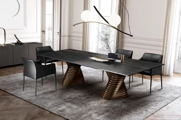 Isidora leather chair by Eforma