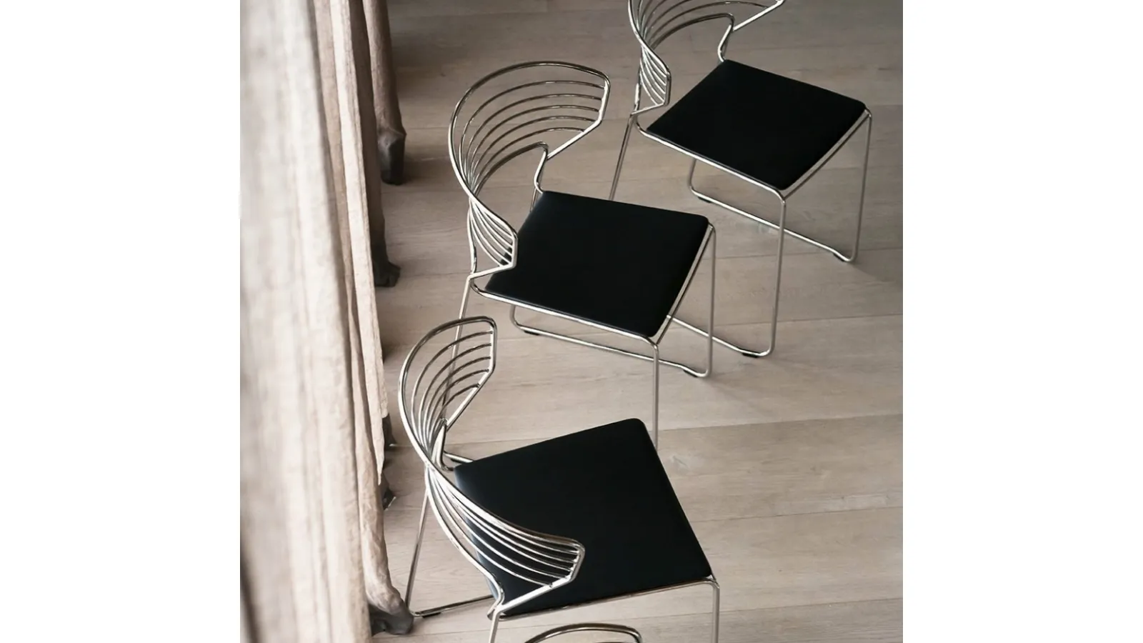 Koki Wire Chair in steel by Desalto
