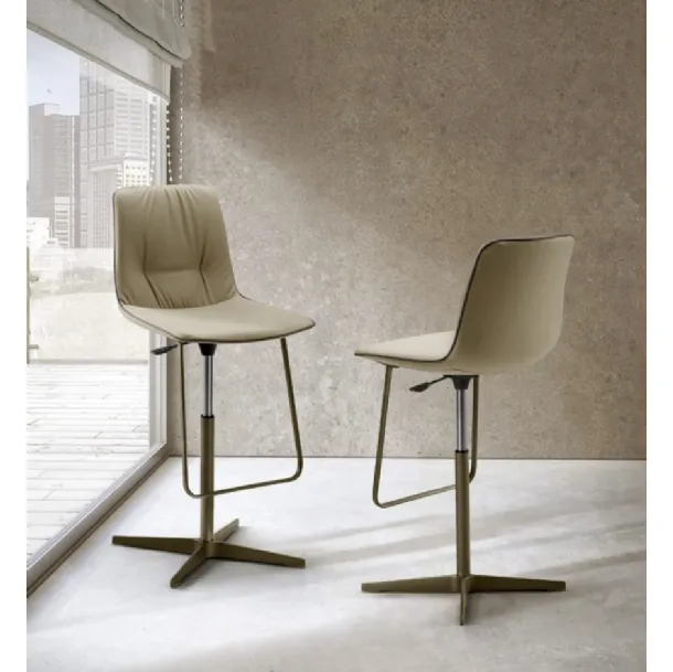 Lisa Stool by Eforma
